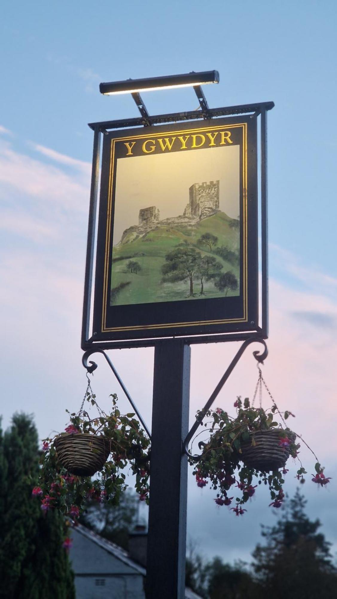 Y Gwydyr Hotel - Dolwyddelan Exterior foto