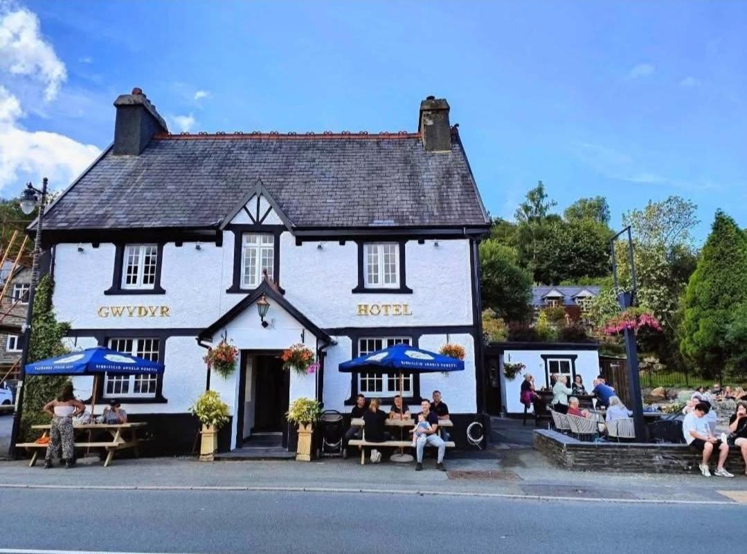 Y Gwydyr Hotel - Dolwyddelan Exterior foto